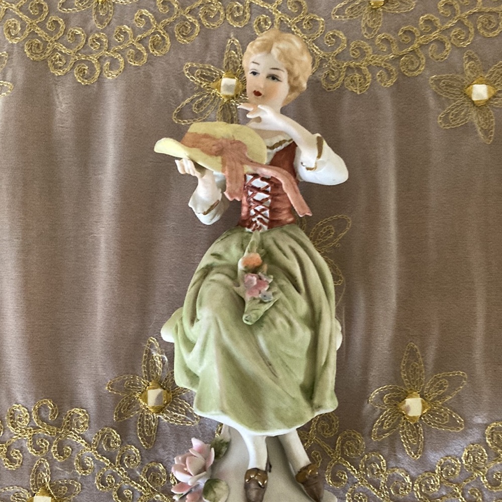 Vintage Hand Painted Porcelain Bisque Lady Figurine - Picture 3 of 10